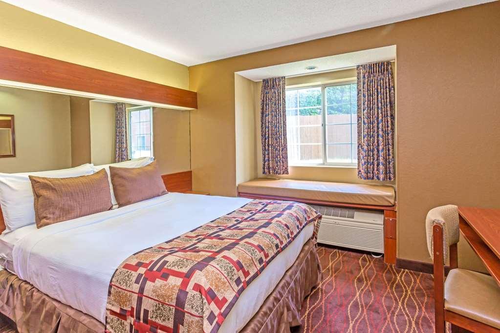 Microtel Inn & Suites By Wyndham נורקרוס חדר תמונה